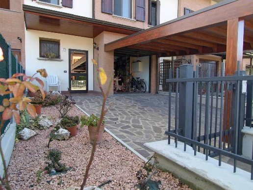 casa indipendente in vendita a Valsamoggia in zona Bazzano