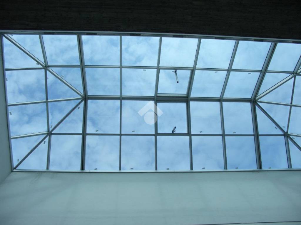 negozio in vendita a Valsamoggia