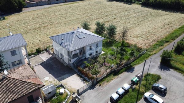casa indipendente in vendita a Valsamoggia in zona Savigno