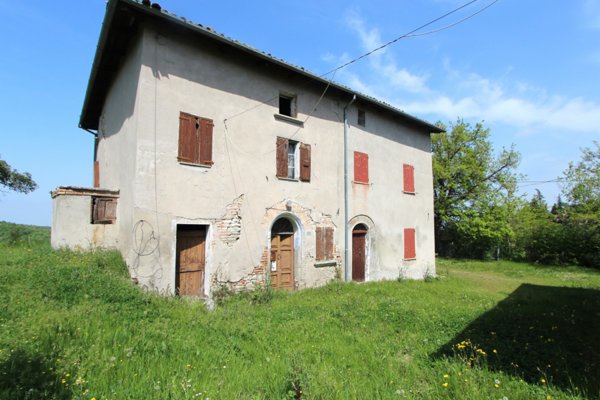 villa in vendita a Valsamoggia in zona Castello di Serravalle