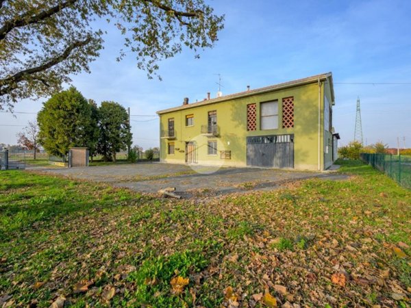 casa indipendente in vendita a Valsamoggia in zona Crespellano
