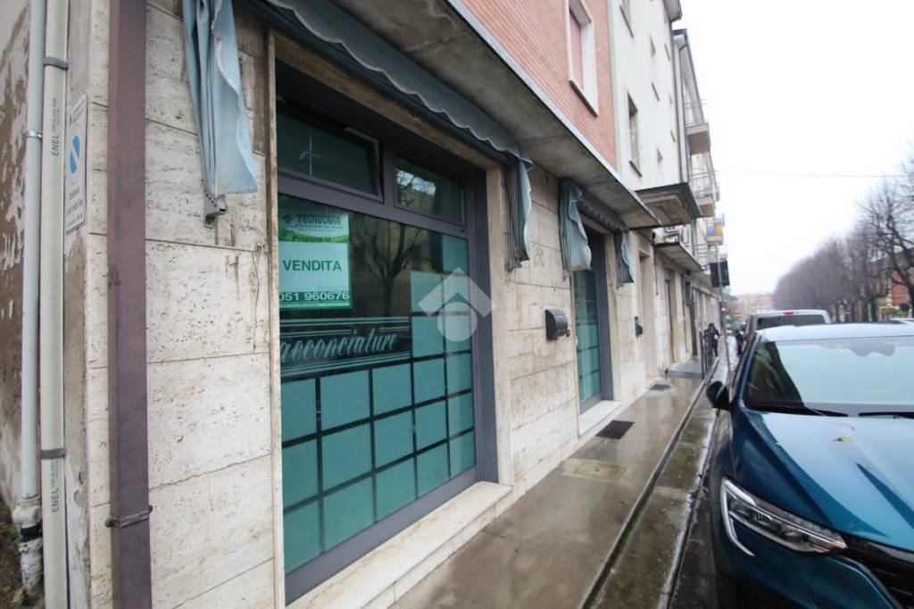 negozio in vendita a Valsamoggia in zona Bazzano