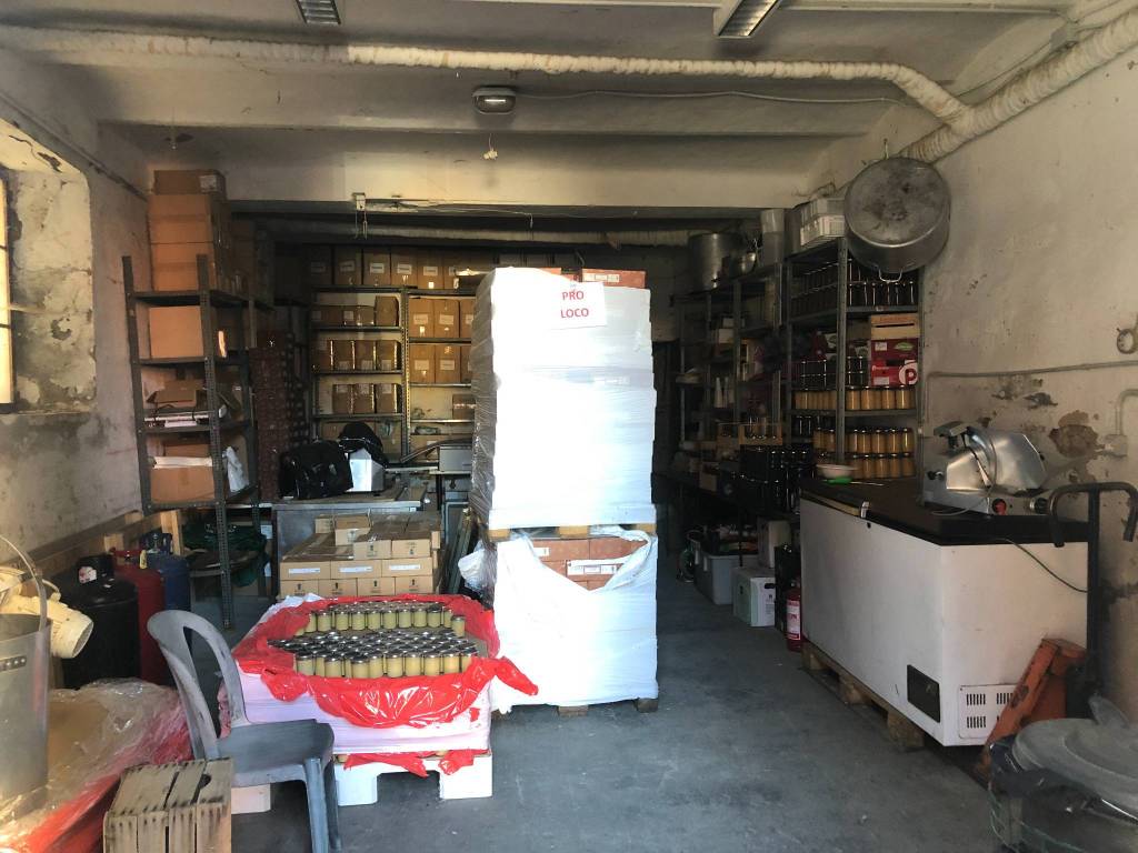 locale di sgombero in vendita a Valsamoggia in zona Savigno