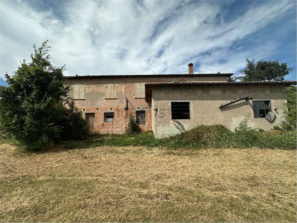 locale di sgombero in vendita a Valsamoggia in zona Bazzano