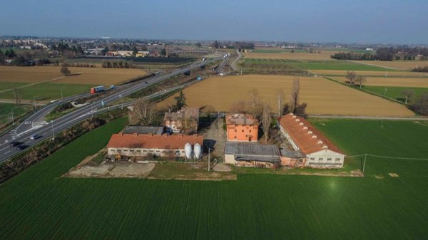 casa indipendente in vendita a Valsamoggia