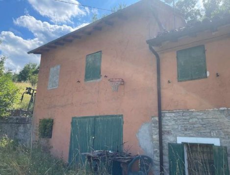 casa indipendente in vendita a Valsamoggia in zona Savigno