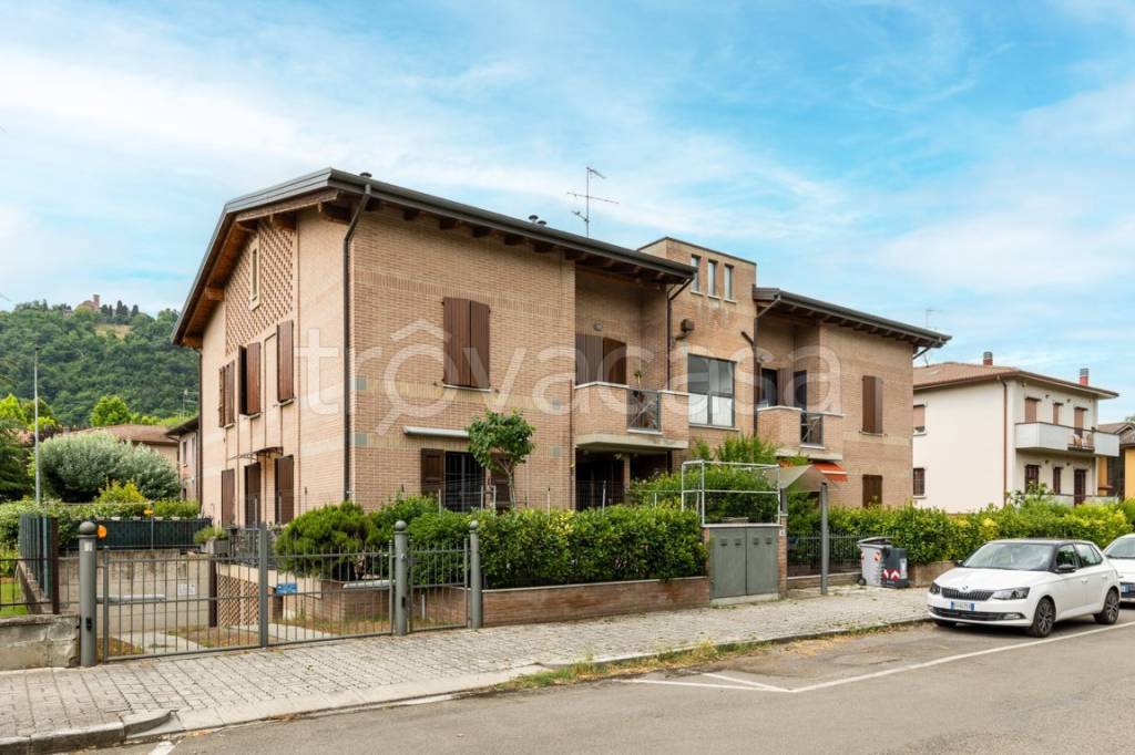 appartamento in vendita a Valsamoggia in zona Monteveglio