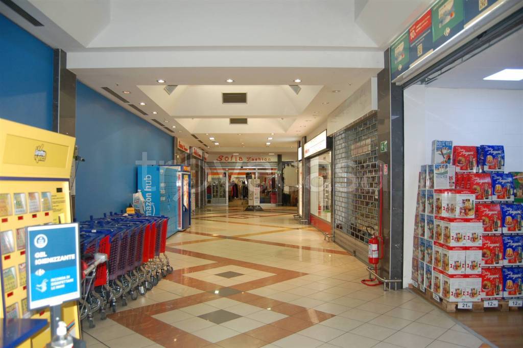 negozio in vendita a Valsamoggia in zona Bazzano