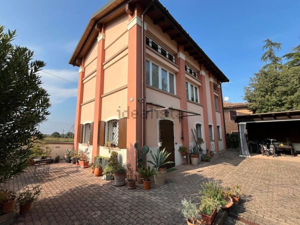 casa indipendente in vendita a Valsamoggia in zona Crespellano