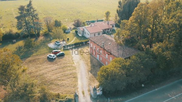 casa indipendente in vendita a Valsamoggia