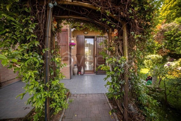 casa indipendente in vendita a Valsamoggia in zona Monteveglio