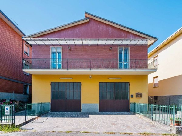 casa indipendente in vendita a Valsamoggia in zona Savigno