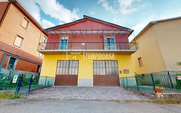 casa indipendente in vendita a Valsamoggia in zona Savigno