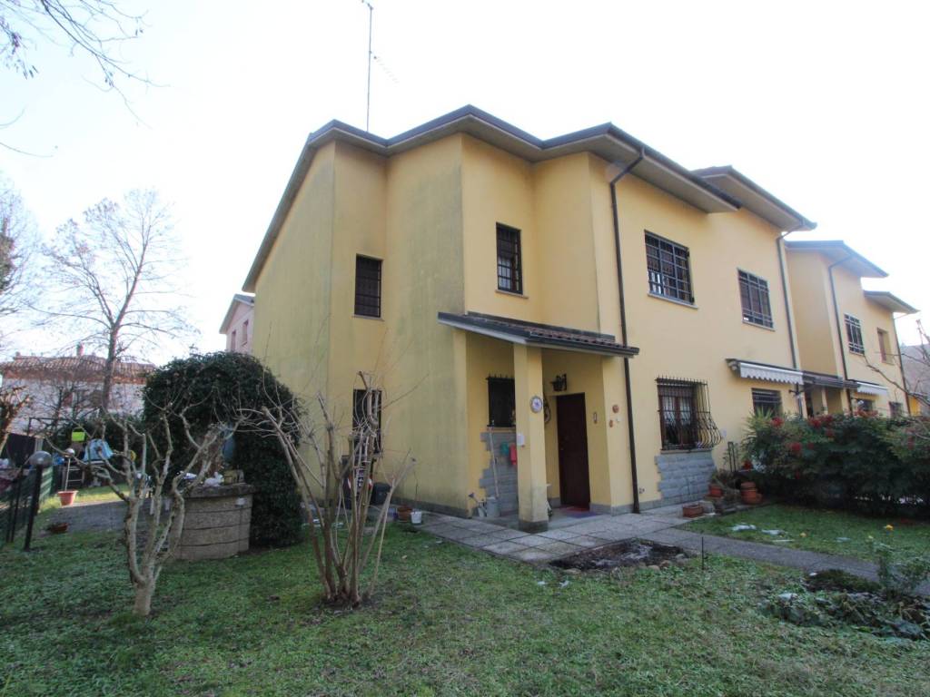 casa indipendente in vendita a Valsamoggia in zona Monteveglio