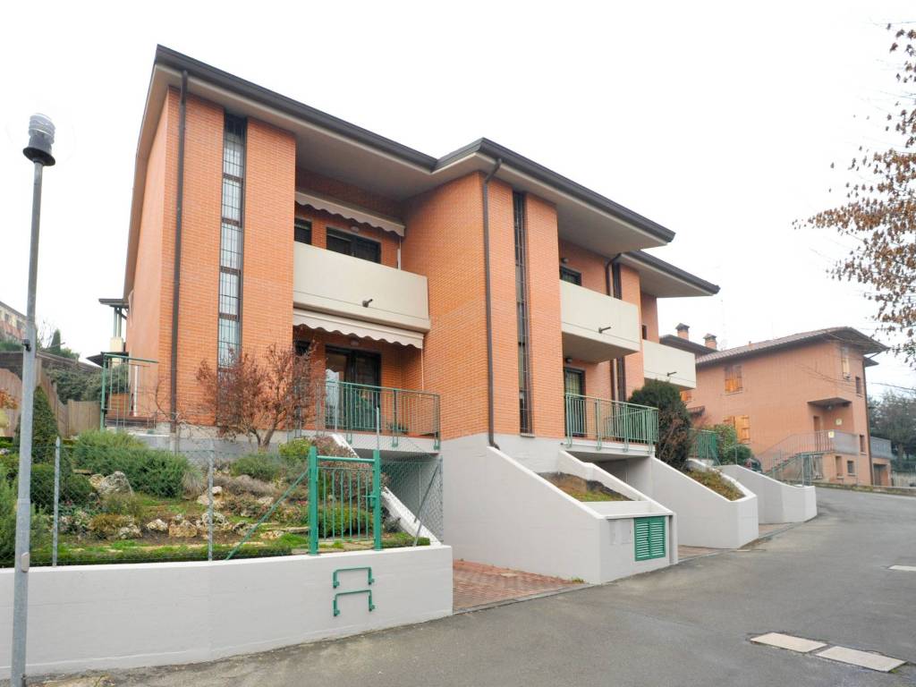 casa indipendente in vendita a Valsamoggia in zona Bazzano