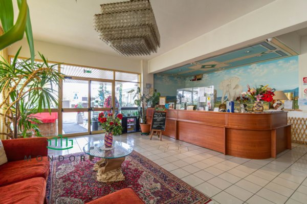 negozio in vendita a Valsamoggia