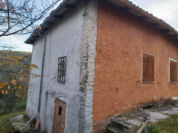 casa indipendente in vendita a Valsamoggia in zona Savigno