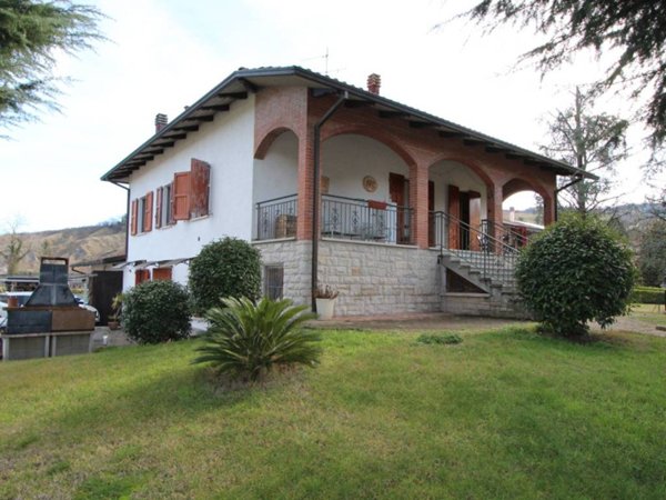 casa indipendente in vendita a Valsamoggia in zona Savigno