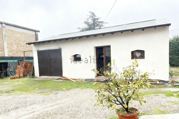 casa indipendente in vendita a Valsamoggia in zona Bazzano