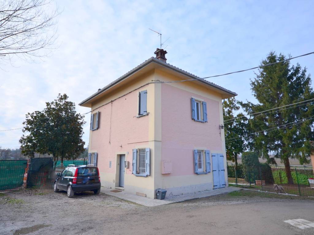 casa indipendente in vendita a Valsamoggia in zona Muffa
