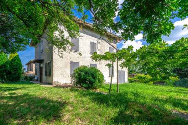 casa indipendente in vendita a Valsamoggia in zona Monteveglio