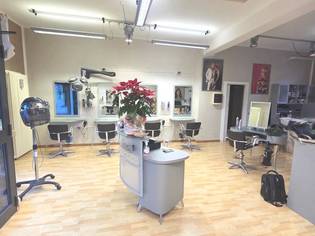 negozio in vendita a Valsamoggia in zona Crespellano