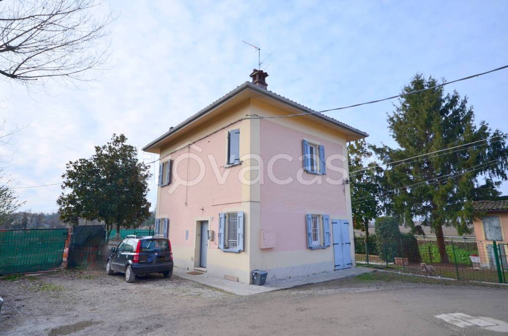 casa indipendente in vendita a Valsamoggia in zona Crespellano