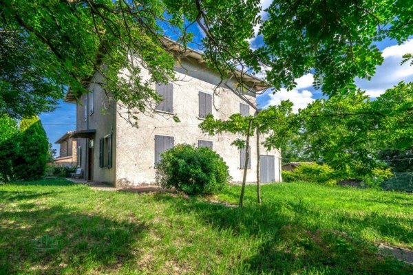 casa indipendente in vendita a Valsamoggia in zona Monteveglio