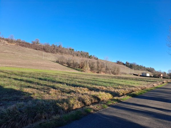 esavano in vendita a Valsamoggia in zona Bazzano