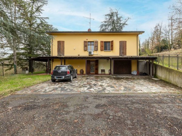 casa indipendente in vendita a Valsamoggia in zona Crespellano