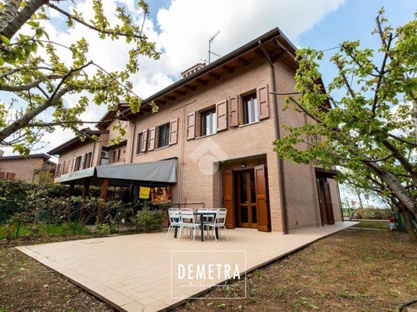 casa indipendente in vendita a Valsamoggia in zona Crespellano