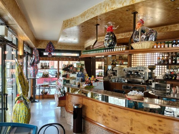 negozio in vendita a Valsamoggia in zona Crespellano