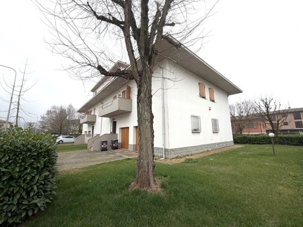 casa indipendente in vendita a Valsamoggia in zona Monteveglio