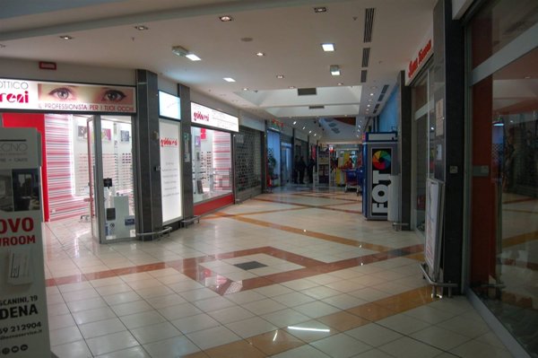 negozio in vendita a Valsamoggia in zona Bazzano