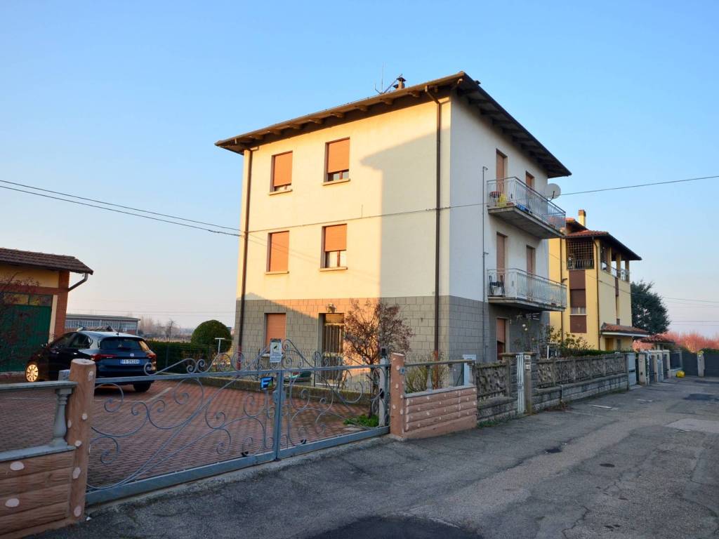 appartamento in vendita a Valsamoggia in zona Crespellano