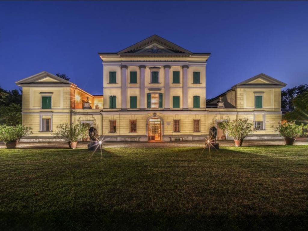 intera palazzina in vendita a Valsamoggia in zona Calcara