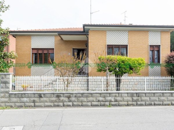 casa indipendente in vendita a Valsamoggia in zona Bazzano