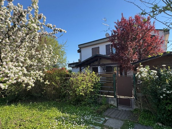 casa indipendente in vendita a Valsamoggia in zona Bazzano