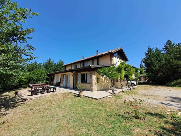 casa indipendente in vendita a Valsamoggia in zona Monteveglio