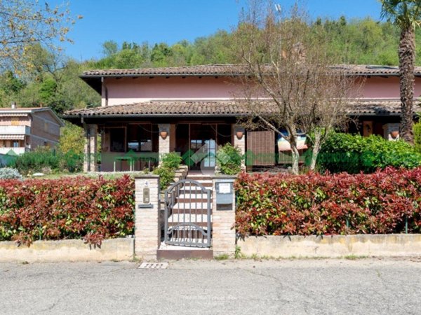 casa indipendente in vendita a Valsamoggia in zona Stiore