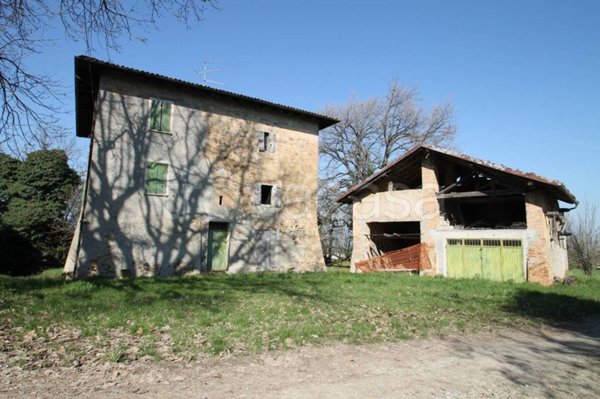 casale in vendita a Valsamoggia in zona Castello di Serravalle