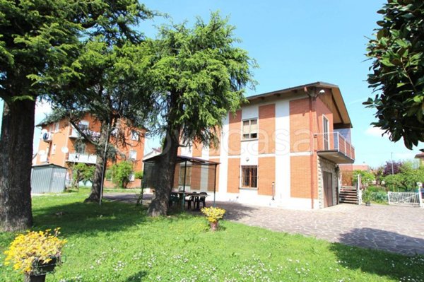 casa indipendente in vendita a Valsamoggia in zona Bazzano