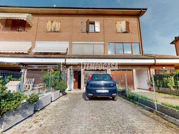 casa indipendente in vendita a Valsamoggia in zona Bazzano