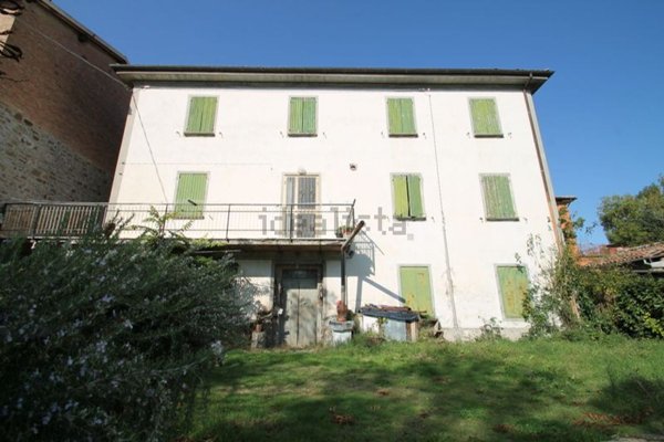 casa indipendente in vendita a Valsamoggia in zona Savigno