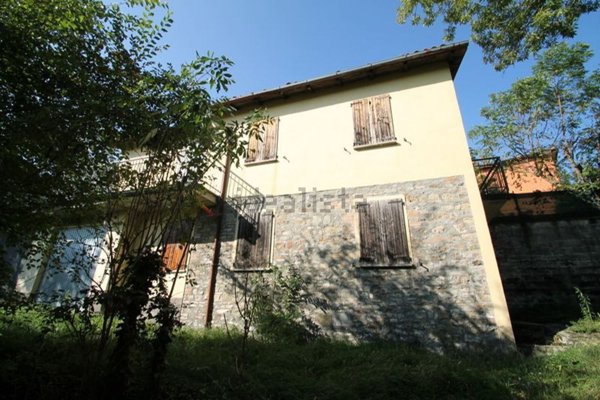 casa indipendente in vendita a Valsamoggia in zona Savigno