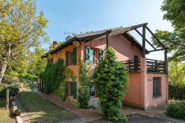 casa indipendente in vendita a Valsamoggia in zona Stiore