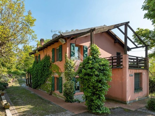 casa indipendente in vendita a Valsamoggia in zona Stiore