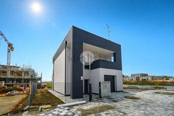 casa indipendente in vendita a Valsamoggia