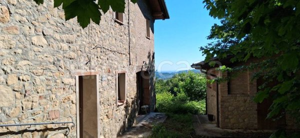 casa indipendente in vendita a Valsamoggia in zona Tiola