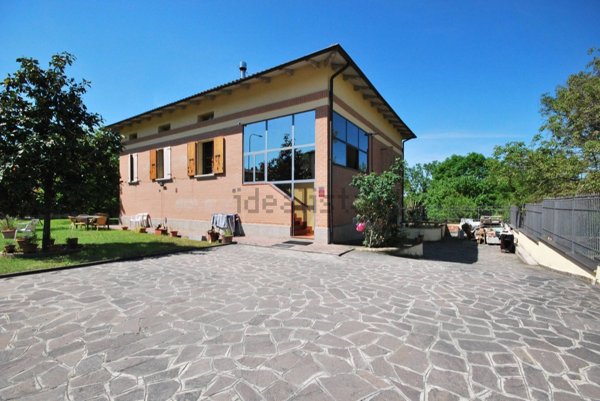 casa indipendente in vendita a Valsamoggia in zona Bersagliera